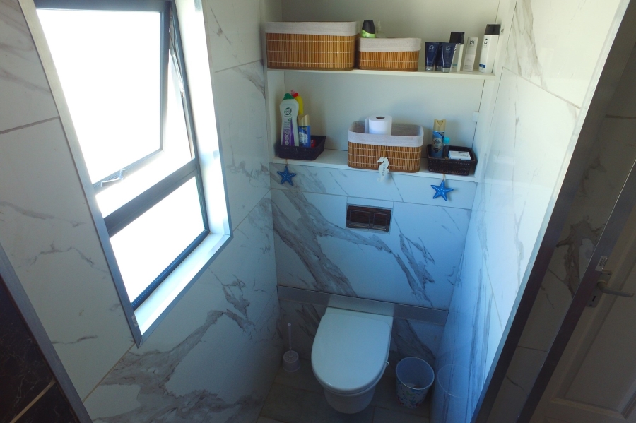 2 Bedroom Property for Sale in Franskraal Western Cape